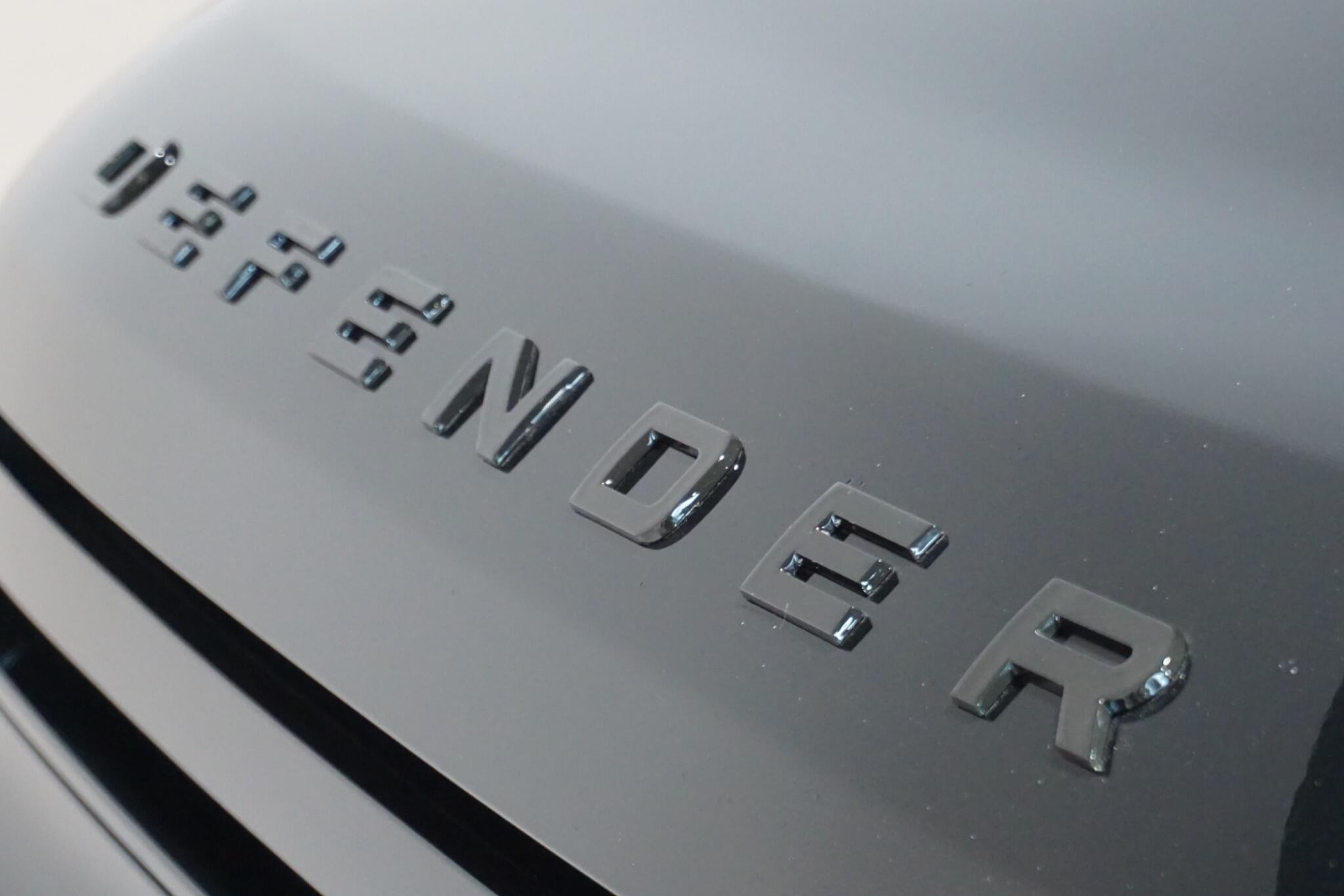 Land Rover Defender 110 3.0 D250 MHEV SE SUV 5dr Diesel Auto 4WD Euro 6 (s/s) (250 ps)